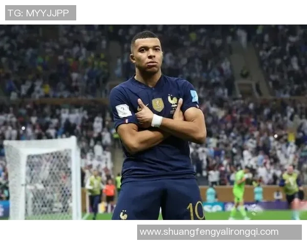 足球明星手势解析：从庆祝动作到场上信号，解读球员独特的语言与表达